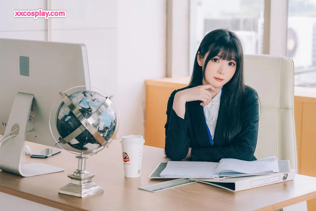 Shimo's Secret Office